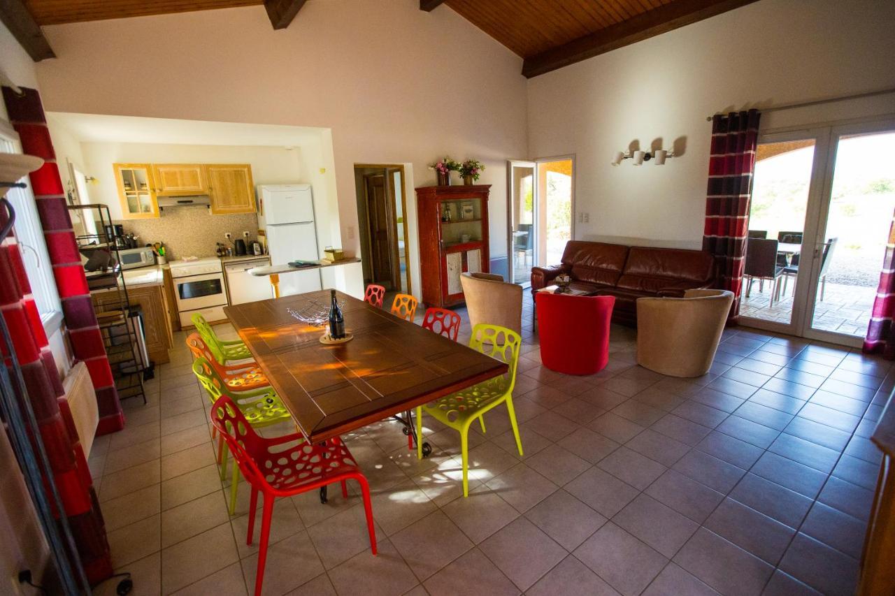 Les Villas De Perret Joyeuse Bagian luar foto