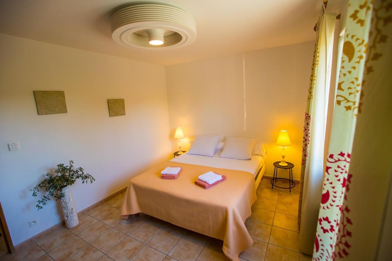 Les Villas De Perret Joyeuse Bagian luar foto