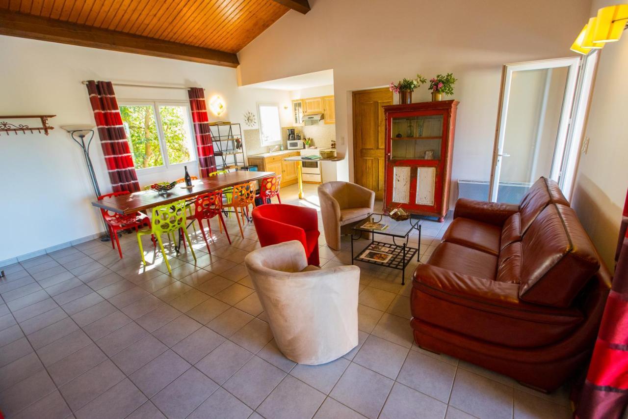 Les Villas De Perret Joyeuse Bagian luar foto