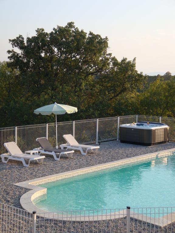 Les Villas De Perret Joyeuse Bagian luar foto