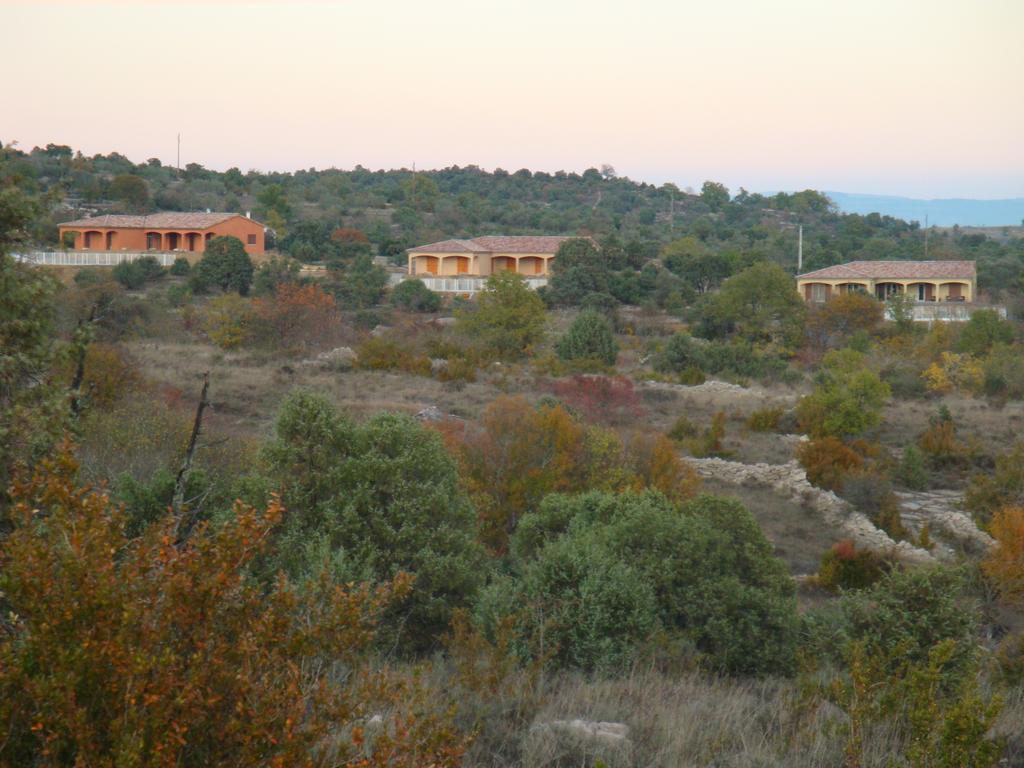 Les Villas De Perret Joyeuse Bagian luar foto