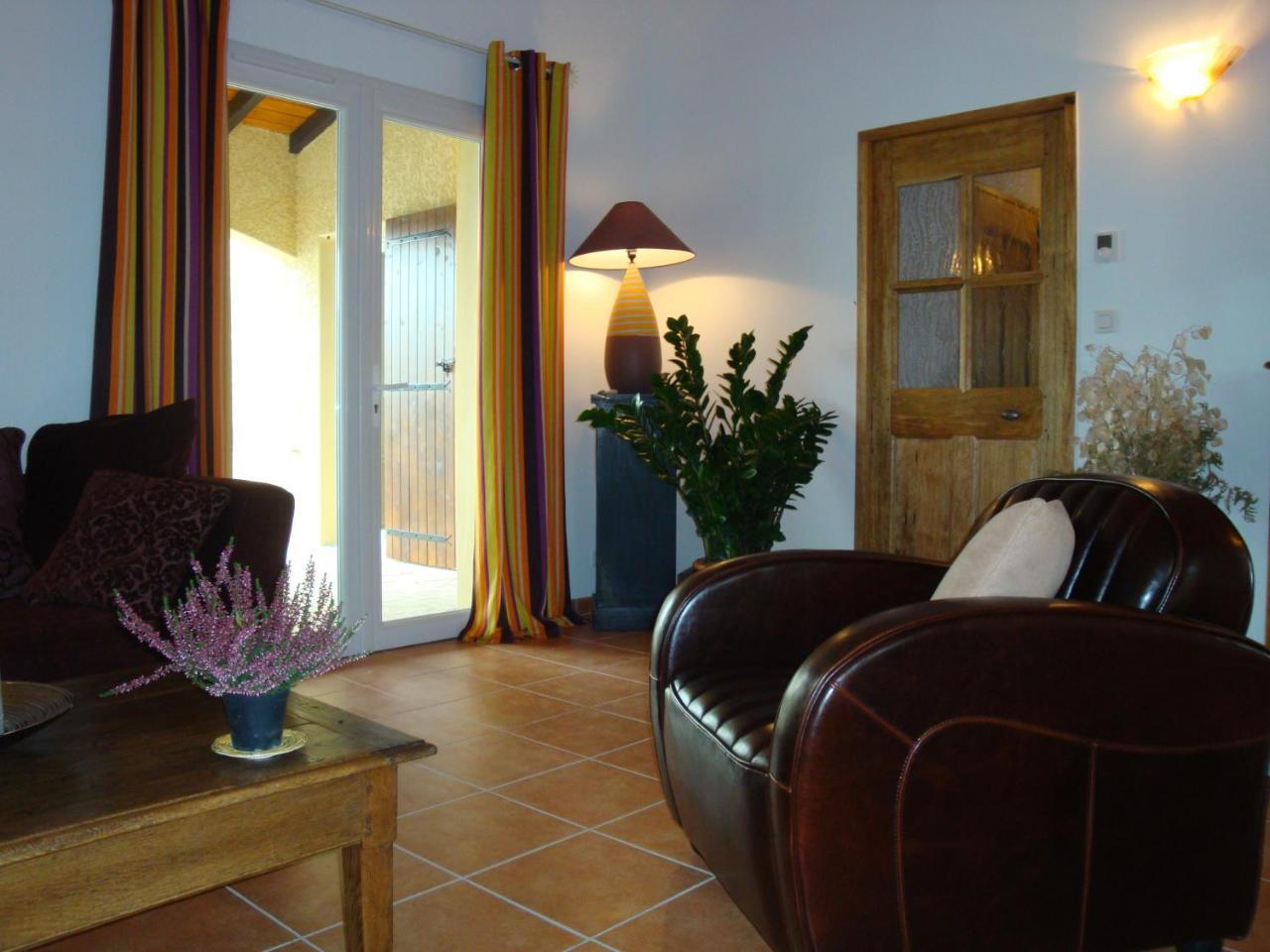 Les Villas De Perret Joyeuse Bagian luar foto