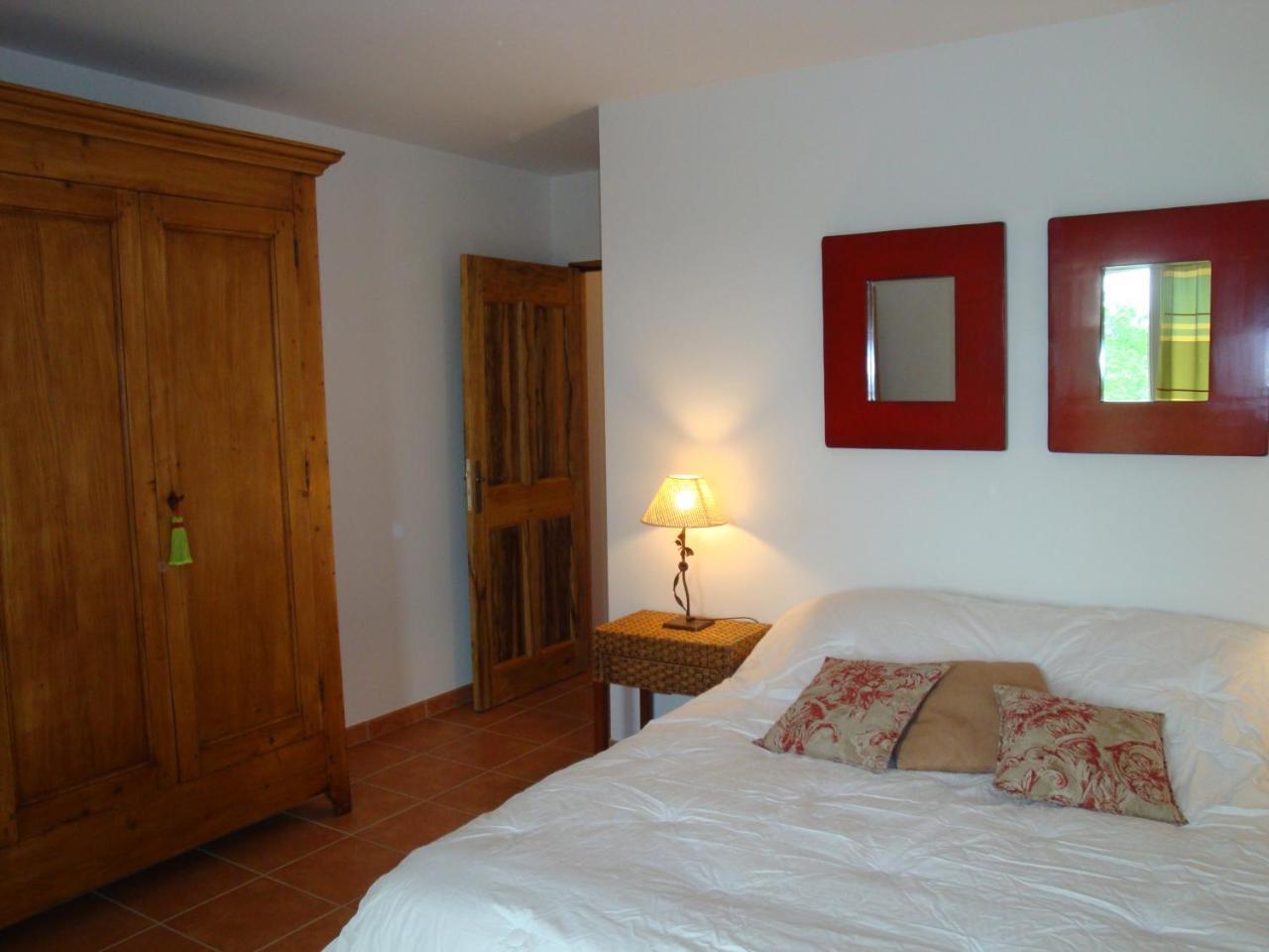 Les Villas De Perret Joyeuse Bagian luar foto