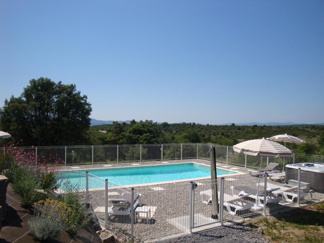 Les Villas De Perret Joyeuse Bagian luar foto