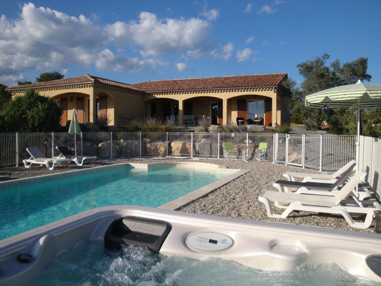 Les Villas De Perret Joyeuse Bagian luar foto