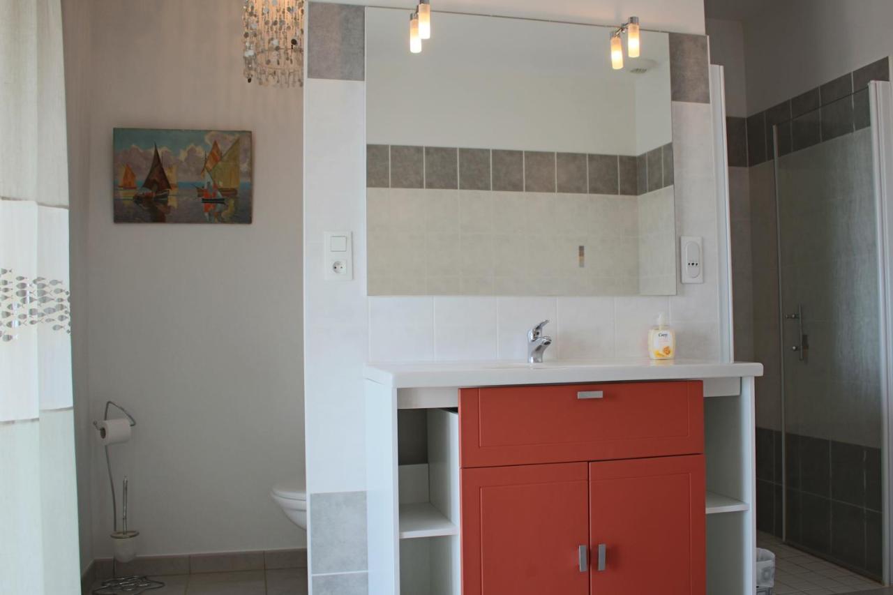 Les Villas De Perret Joyeuse Bagian luar foto