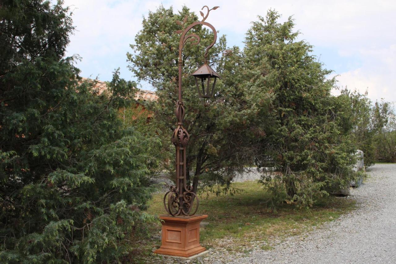 Les Villas De Perret Joyeuse Bagian luar foto