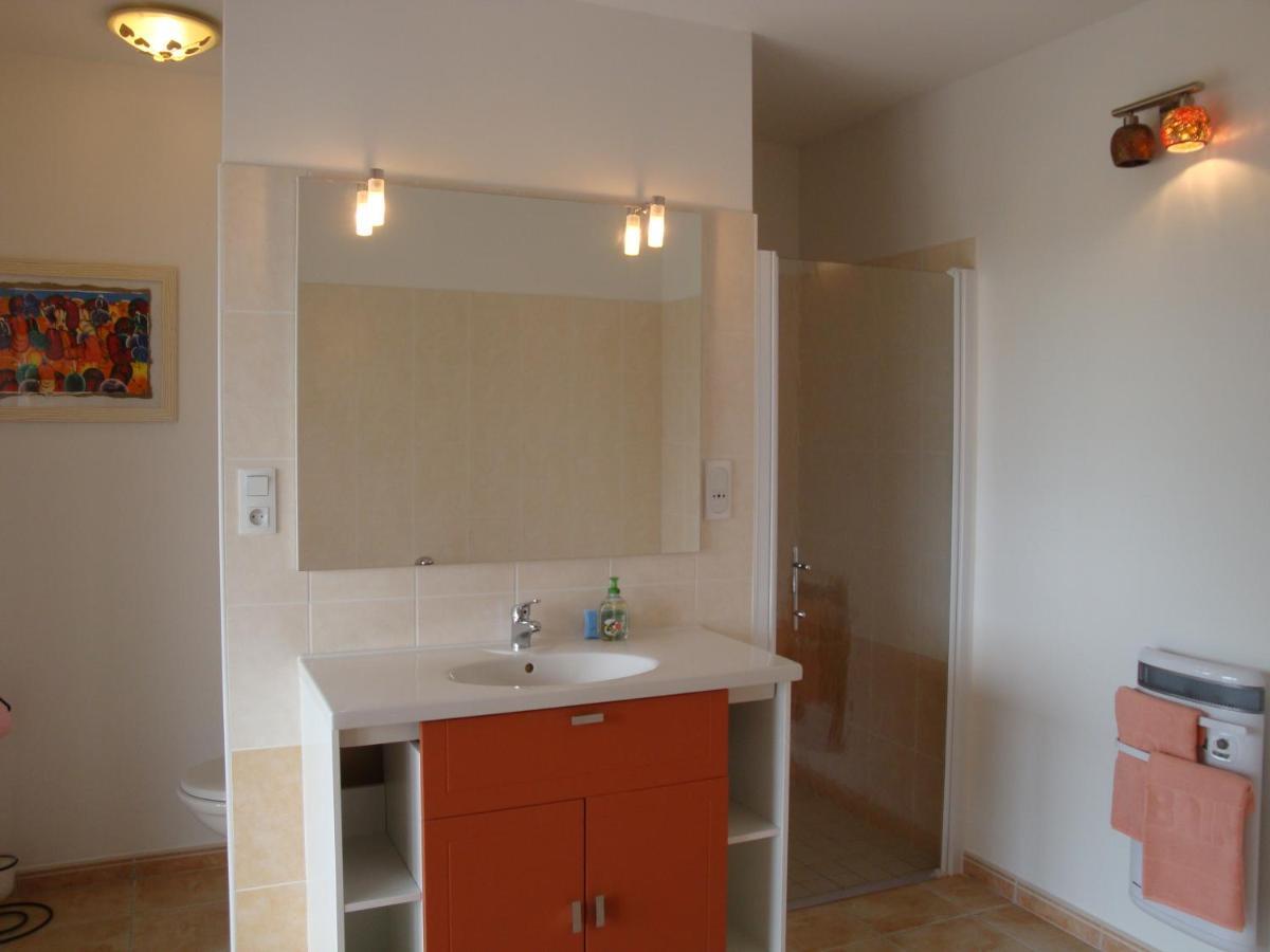 Les Villas De Perret Joyeuse Bagian luar foto